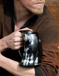Mug en corne naturelle le plus vendu, finition polie, fait main, pour bar à domicile ou fêtes, disponible à prix raisonnable - Product Image 6