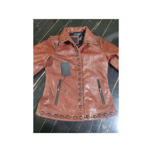 Nuevas Chaquetas de Mujer Estilo Universitario de Cuero de Oveja Genuino Premium Personalizadas, de Alta Calidad, Transpirables, Resistentes al Viento y Calefactables - Product Image 1