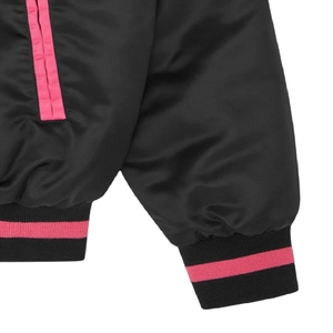 แจ็คเก็ตวาร์ซิตี้ผ้าซาตินจากโรงงานโดยตรงในสหรัฐอเมริกา รับทำโลโก้ตามสั่ง แจ็คเก็ตบอมเบอร์ผู้ชาย ผู้ผลิตชุดกีฬาระดับพรีเมียม รับสั่งซื้อจำนวนมาก - Product Image 6