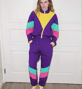 Conjunto Deportivo Oversize de Nylon para Mujer - Chaqueta Cortavientos y Pantalones de Nylon Arrugado Ripstop - Product Image 1