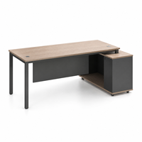 Bureau de direction moderne en forme de L avec plateau en bois clair, cadre en boucle anthracite et armoire de rangement latérale, usage commercial