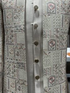 Sherwani de Seda para Hombre, Traje Tradicional Indio-Pakistaní para Bodas, Corte Regular, Largo Medio, Patrón Bordado, Absorbe la Humedad, Protección Solar - Product Image 5