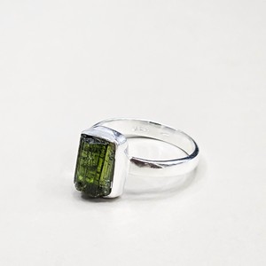 Anillo de Cristal de Turmalina Verde Natural en Plata de Ley 925, Anillo de Diseño Moderno Hecho a Mano Antideslustre para Bodas y Fiestas - Product Image 5