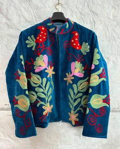 Nouvelle veste en velours bleu sarcelle brodée Suzani pour femme, motif oiseaux et fleurs, style folklorique, idéale pour les festivals - Product Image 3
