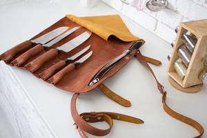 กระเป๋าใส่มีดหนังแท้แบบพกพา รุ่นคลาสสิค ทนทาน น้ำหนักเบา รับทำโลโก้ตามสั่ง OEM รุ่น LKR-0283 - Product Image 4