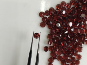 Granat rouge naturel 5MM, coupe ronde brillante, pierre précieuse de qualité supérieure pour la fabrication de bijoux - Product Image 1