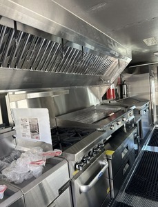 Food Truck Experts LLC /Ford / Cuisine neuve construite en 2026, entièrement américaine / Livraison - Product Image 3