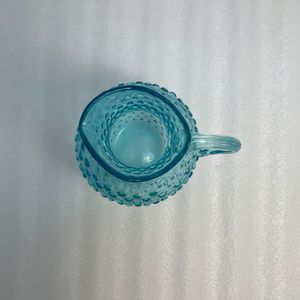 Carafe en verre bleu marine élégante de qualité supérieure pour servir de l'eau, du jus, du lait et des boissons froides à la maison - Product Image 4