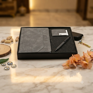 Aurelux - Juego de Regalo de Agenda con Tapa de Terciopelo Gris Premium, Tarjetero y Bolígrafo, Elegante Cuaderno de 192 Páginas, Regalos Corporativos Profesionales - Product Image 4