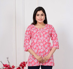 Kurti de Rayón Rosa Estampado para Mujer, Túnica Étnica Informal, Kurti para Uso Diario, Eleva tu Atuendo Informal con este Elegante Kurti de Rayón para Mujer - Product Image 4