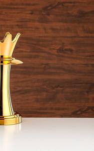 Quemador de Incienso de Metal Dorado en Forma de Corona, de Lujo, con Diseño de Pieza de Ajedrez Real, Moderno y Pulido, para Decoración del Hogar y Fragancia - Product Image 5