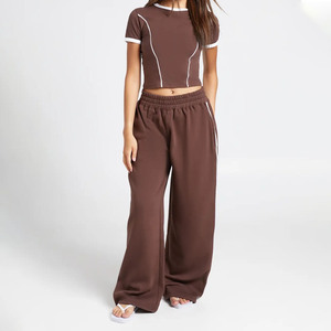 Ensemble 2 pièces marron sur mesure pour femme : Crop top à manches courtes et pantalon large décontracté, coupe ample, idéal printemps-été, vêtements de sport - Product Image 1
