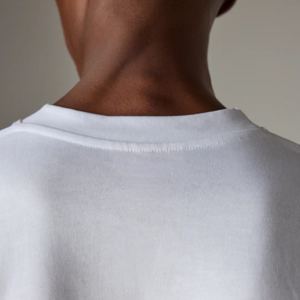 T-shirt blanc délavé à manches longues pour homme, col rond, en coton, style streetwear décontracté, finition vintage douce - Product Image 4