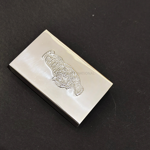 Funda de Metal Personalizada para Caja de Cerillas con Logotipo de Tigre en Relieve, Forma de Libro Clásica, Soporte Metálico Duradero para Uso Doméstico, Cerillas Premium - Product Image 6
