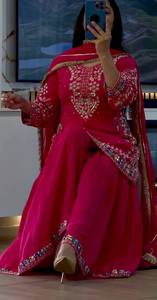 Conjunto de Salwar Kameez Rosa Bordado para Mujer, con Dupatta Pesada, Adorno Floral y Cuentas, de Secado Rápido, Ideal para Bodas y Festivales - Product Image 3