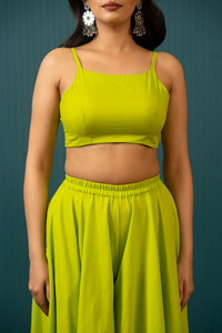 Ensemble coordonné deux pièces en coton vert lime Sukoon avec haut court et pantalon palazzo évasé |   Vêtements d'été légers pour femmes, style décontracté - Product Image 4