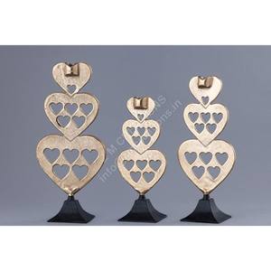 Ensemble de 3 bougeoirs en forme de cœur dorés, design moderne, décoration de Noël, support de bougie de luxe, base noire en métal - Product Image 1