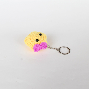 Porte-clés étoile au crochet fait main, étoile jaune tricotée, breloque de sac Amigurumi, pendentif de sac à dos, objet d'art pur, porte-clés artisanal, cadeau - Product Image 3