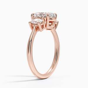 แหวนเพชรสามเม็ดทรงกลมเจียระไนแบบบริลเลียนท์ ตัวเรือนทองคำแท้ 18K สไตล์คลาสสิกสำหรับผู้หญิง ได้รับการรับรองจาก GIA - Product Image 6