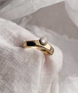 Anillos Apilables de Diamante Solitario con Bisel para Uso Diario, Anillos de Declaración al por Mayor, Oro Sólido de 14K, Anillos Curvos Minimalistas Redondos con Diamantes Cultivados en Laboratorio - Product Image 5