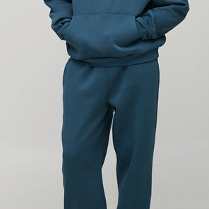 Chándal extragrande para hombre con bolsillos laterales y capucha para un ajuste cómodo y relajado en invierno, con capucha ajustable para pedidos al por mayor - Product Image 4