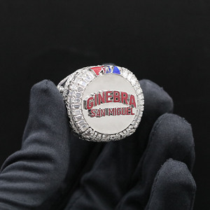 Bague de fiançailles de luxe en argent plaqué avec pierre précieuse Moissanite Royal Ice Crown King, 0,5 carat DEF - Product Image 5