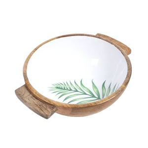 Tazón de madera redondo con diseño llamativo y estampado de esmalte en el interior para servir comida y aperitivos en el hogar o en restaurantes. - Product Image 1