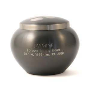 Urna Funeraria Odyssey con Acabado Negro Mate, Urnas para Mascotas de Latón con Diseño de Huella Dorada, Proveedor y Mayorista de Artículos Funerarios, Última Llegada - Product Image 6