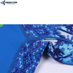 AquaShield UPF50 Maillot de bain athlétique à manches longues en polyester respirant et écologique, séchage rapide, EliteFit Stretch - Product Image 5