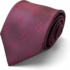 Corbata Masónica con Diseño de Compás y Escuadra - [Color Granate] Aproximadamente 56 Pulgadas de Largo y 3 Pulgadas de Ancho, Hecha de Poliéster - Product Image 1