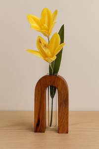 Vase en bois d'acacia fait main en forme de U avec insert en tube à essai en verre – Décoration moderne pour la maison, porte-fleurs de table, cadeau - Product Image 3