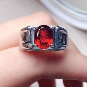 แหวนโกเมนผู้ชาย เงินแท้ 925 ชุบทอง แหวนแต่งงานแบบหนามเตย ขนาด 7x9 มม. สีแดง พลอยประจำเดือนมกราคม ของขวัญสำหรับคุณพ่อ เครื่องประดับ - Product Image 4