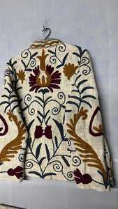 Chaqueta Boho de Lino y Algodón con Bordado Floral Suzani, Cuello Mandarín, Manga Larga, Corte Holgado, Bordado a Mano, para Mujer, para Todas las Temporadas - Product Image 2