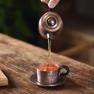Tasse à thé en cuivre martelé de style japonais avec poignée en corde tressée, vaisselle artisanale faite à la main pour la cérémonie du thé en plein air - Product Image 3