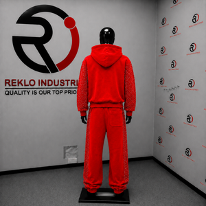 Conjunto de chándal de terciopelo rojo de lujo para mujer, con sudadera con cremallera y pedrería, pantalones de pierna ancha, conjunto de dos piezas, ropa deportiva de terciopelo personalizada a la moda. - Product Image 4