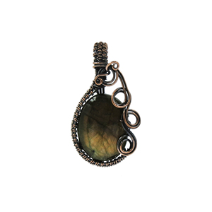 Pendentif ovale en labradorite enroulé sur fil, plaqué or 18 carats, cuivre, 55x30mm, vente en gros |   Bijoux bohèmes faits à la main avec pierres précieuses - Product Image 1