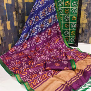 Sari traditionnel long en coton pur doux de style gujarati, imprimé bandhni, broderie lourde, pour un usage quotidien - Product Image 4