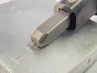 Martillo de Estampado en Caliente de Aleación de Aluminio APLUS ES-10 con Escape Frontal, Características Claras en Metal, Cambio Rápido de Sellos, OEM - Product Image 4