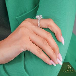 Bague de fiançailles en diamant de laboratoire en forme de cœur avec bande pavée Or 9K 10K 14K 18K Bijoux fins sur mesure - Product Image 6