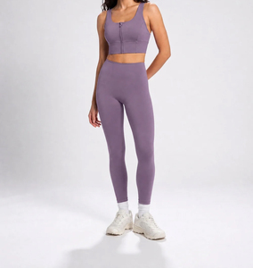 Sujetador deportivo de yoga sin costuras morado para mujer al por mayor, espalda cruzada, cuello redondo, soporte medio, transpirable, de secado rápido, ropa de fitness - Product Image 3