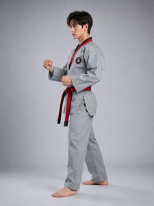 Uniforme de karaté léger offrant une coupe confortable, un tissu respirant et une excellente durabilité pour l'entraînement quotidien et les hautes performances - Product Image 6
