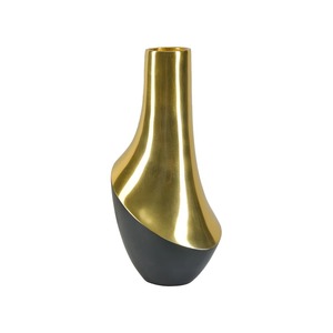 Vase de table contemporain en laiton, fait main, noir et or, vase décoratif en métal pour la décoration intérieure de la maison - Product Image 5