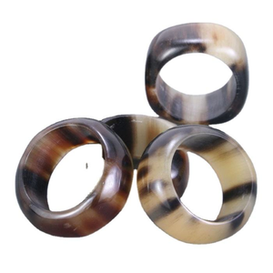 Bague en corne de buffle antique faite à la main, écologique et naturelle, avec incrustation religieuse moderne, pour fiançailles, par HF Crafts - Product Image 3