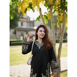 Ensemble de costume de broderie de fil pour femmes de concepteur pour les fêtes - Product Image 2