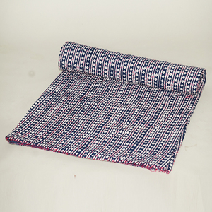 Colcha Kantha Orgánica Hecha a Mano, Reversible, Bordada, con Patrón de Diamantes, 100% Algodón, Lavable, para Uso en Casa, Hotel o Playa - Product Image 5