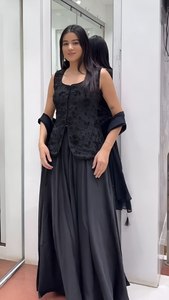 Robe de soirée noire élégante de créateur avec veste brodée pour femmes - Product Image 5