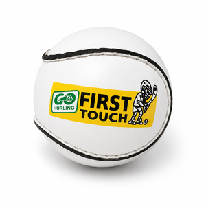 Ballon de hurling en cuir synthétique personnalisé First Touch pour l'entraînement des enfants et des jeunes |   Fabricant et fournisseur en gros OEM ODM - Product Image 1