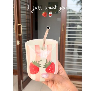 Tasse en céramique de qualité supérieure avec un design élégant fait main pour le café, le thé, la maison, la cuisine, le restaurant, le café et les cadeaux, en vente - Product Image 2