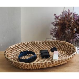 Cesta de Ratán Antigua Muy Solicitada con Diseño Intrincado Hecho a Mano para Decoración del Hogar Atemporal - Product Image 4