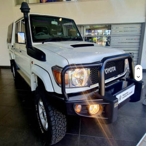 BUENA OFERTA Camioneta Usada Land Cruiser S79DC Doble Cabina 2023-2024 con Poco Kilometraje en Venta - Product Image 1
